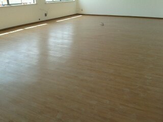 发尔润牌高档铺地贴墙PTSAG墙地板——泡水无忧的理想选择